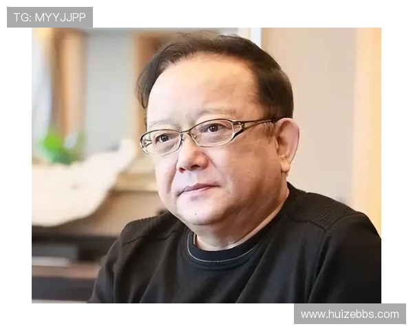 王刚邓捷夫同场首发 年龄差距创纪录